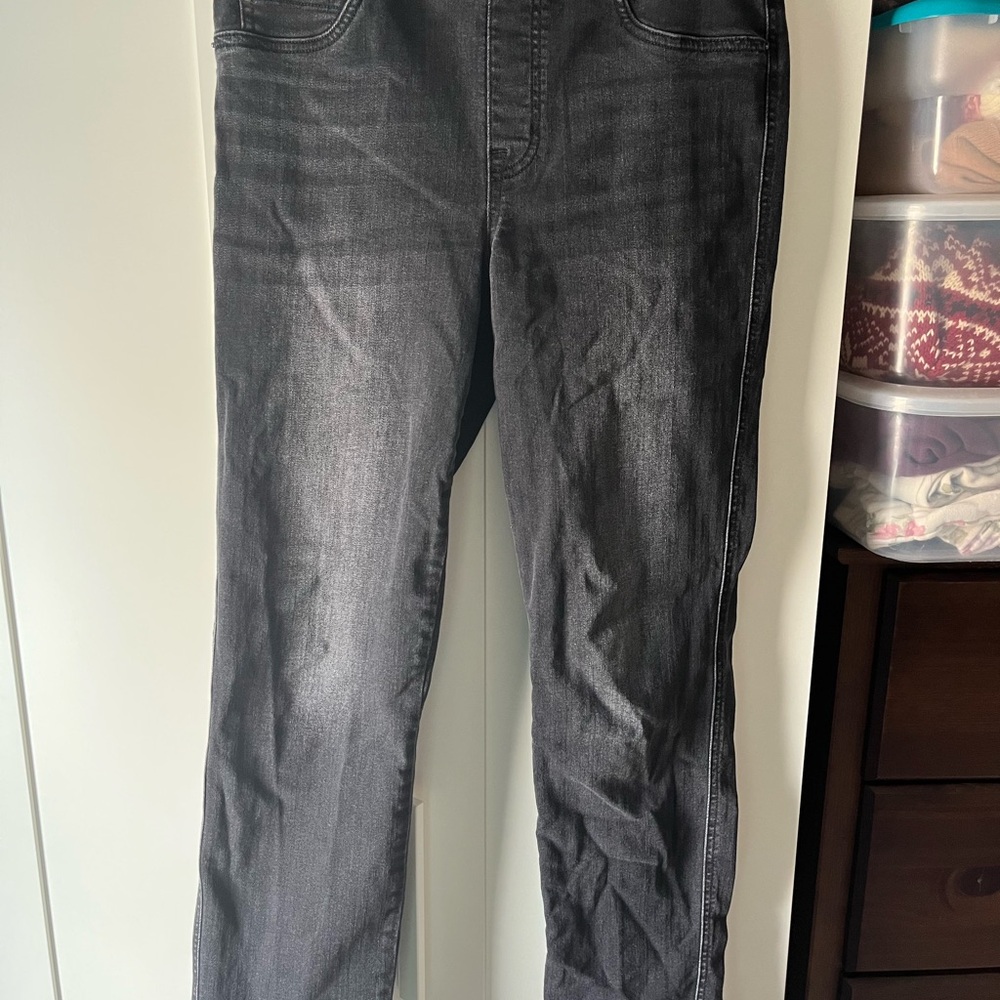 SPANX Gray Jeggings with Distressed Look